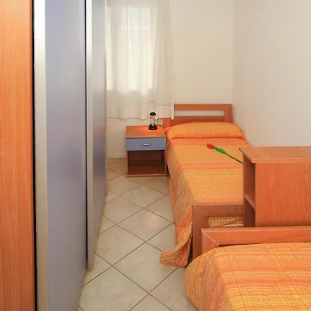 Stefania Apartment *